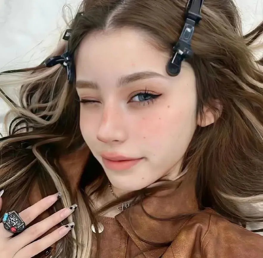 灵欲相通姊妹花